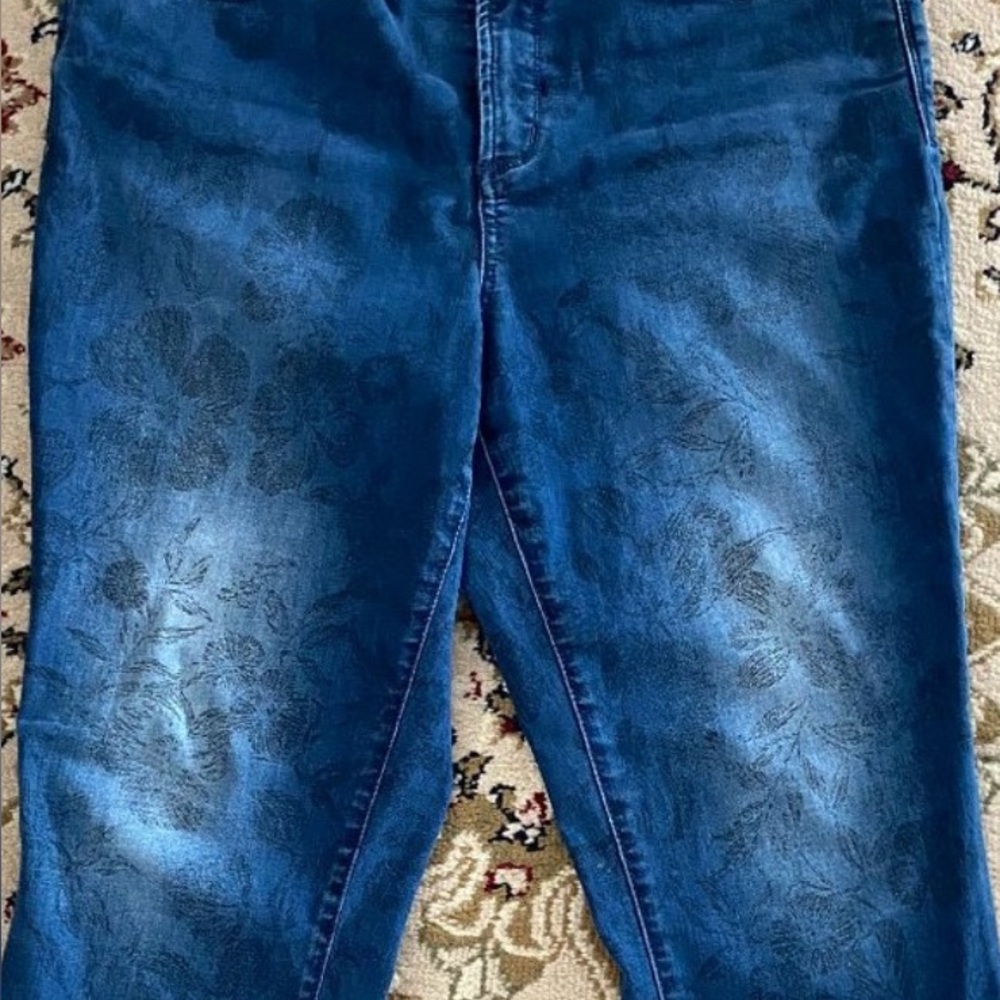 NYDJ Women's Alina Skinny Jeans Floral
Pattern Super Sculpting Size 14